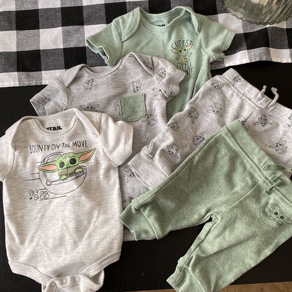 Baby boys 5 Pack Star Wars Baby Yoda Short Sleeves top and bottoms set